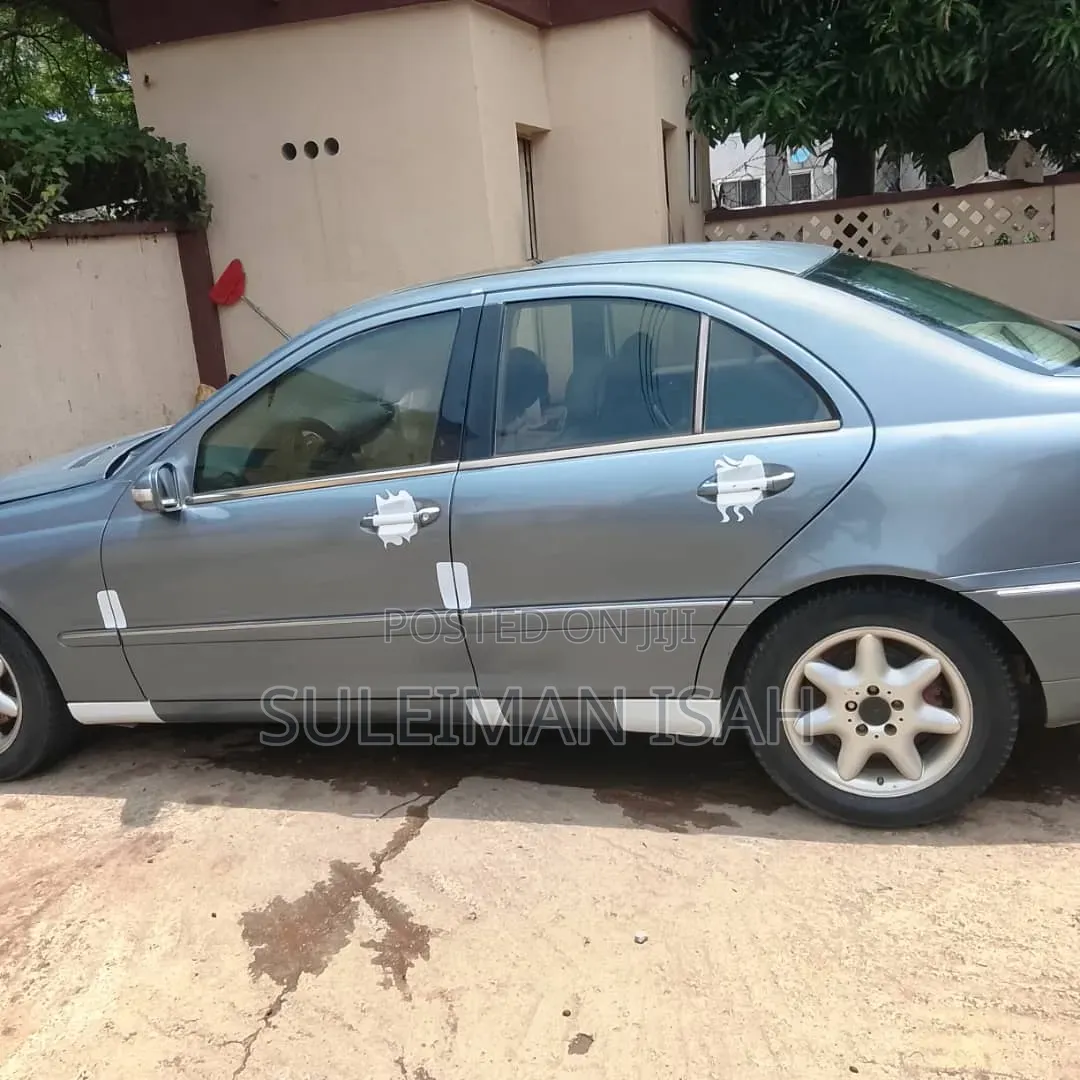 Mercedes-Benz C240 2.6 RWD 2005 Blue
