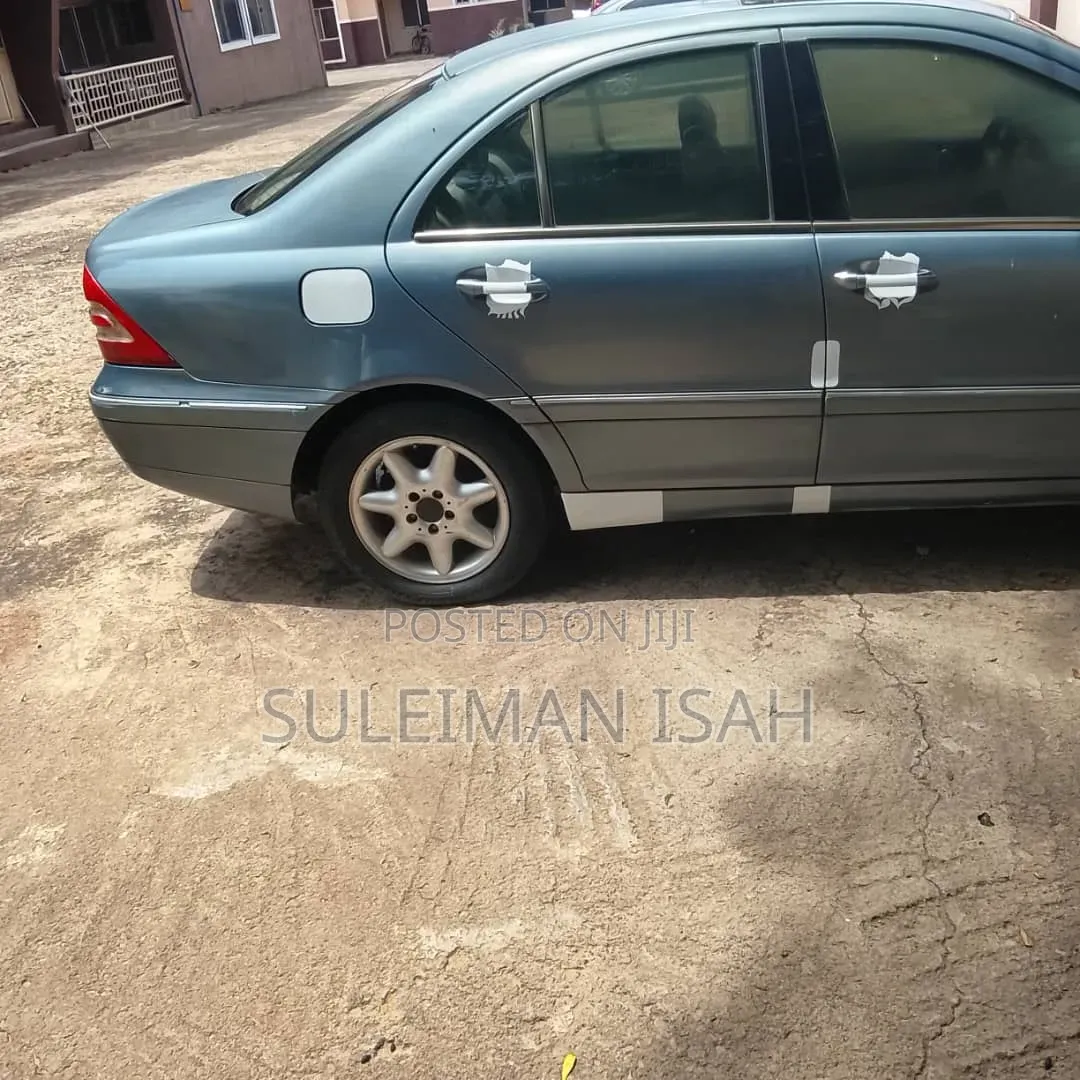 Mercedes-Benz C240 2.6 RWD 2005 Blue