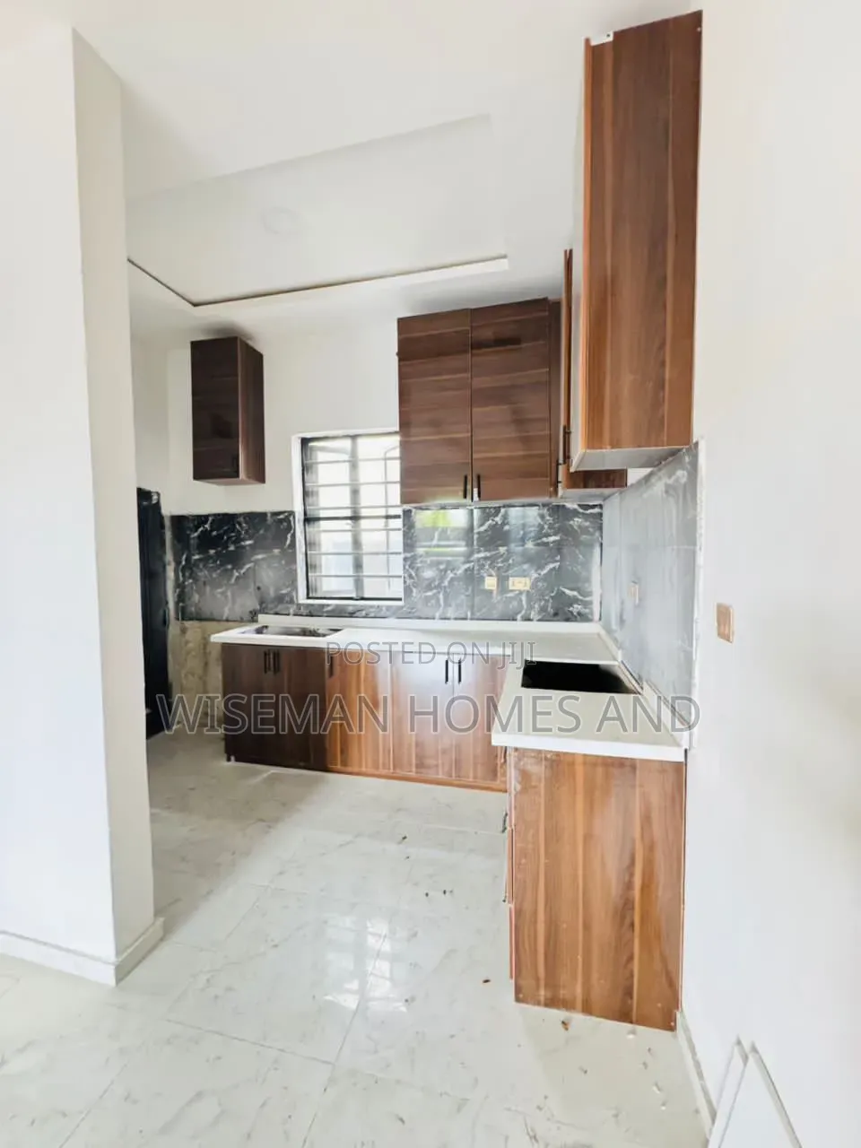 1bdrm Apartment in Orchid Road Lekki for sale