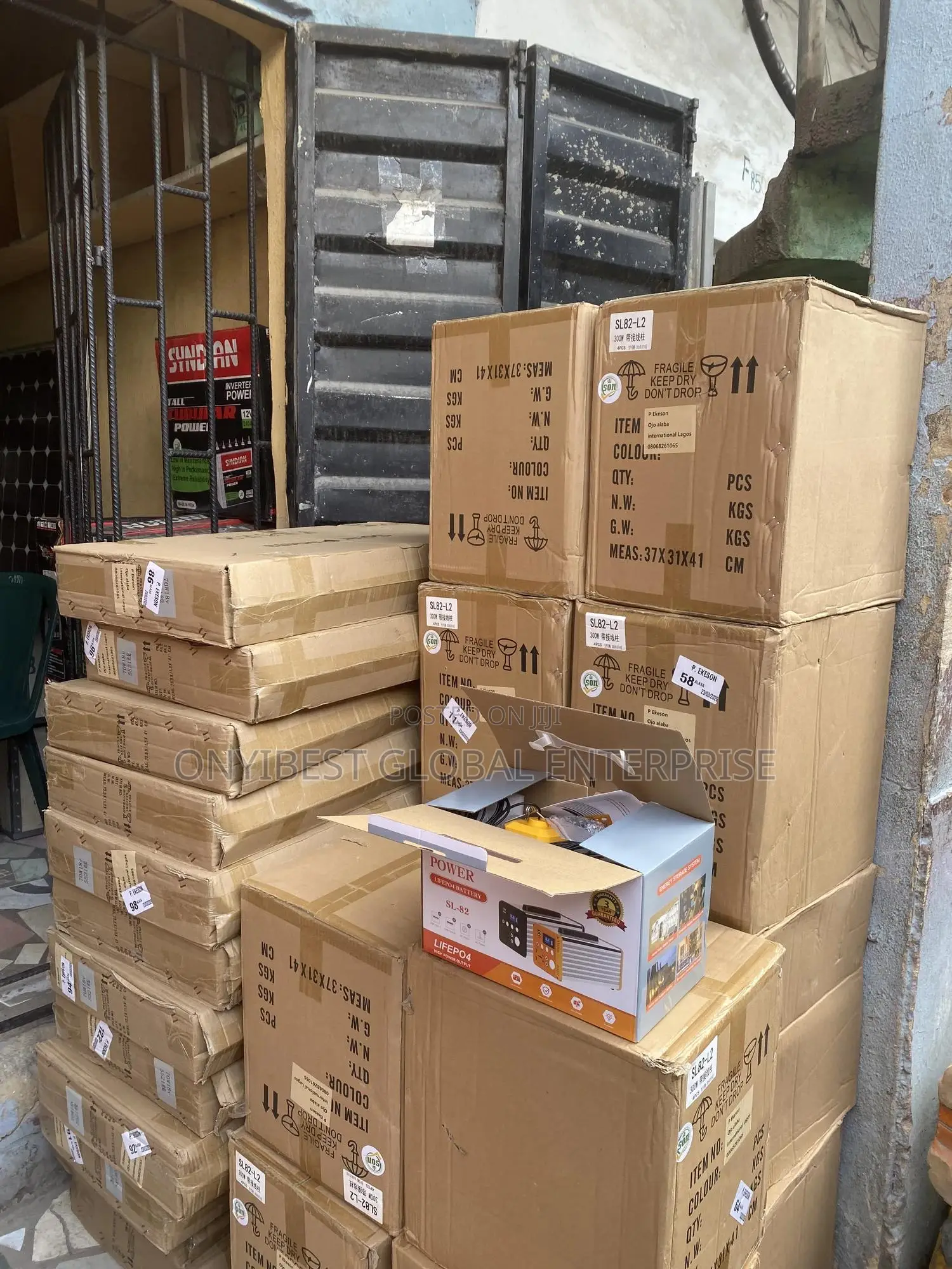300watts Solar Generator Comes With 50watts Panel and Adapter,2bulbs