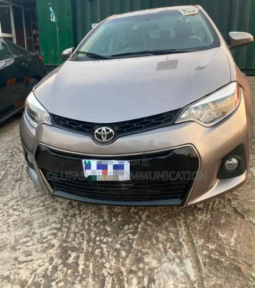 Toyota Corolla 2015 Brown
