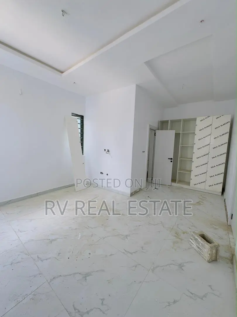 4bdrm Duplex in Opebi for sale