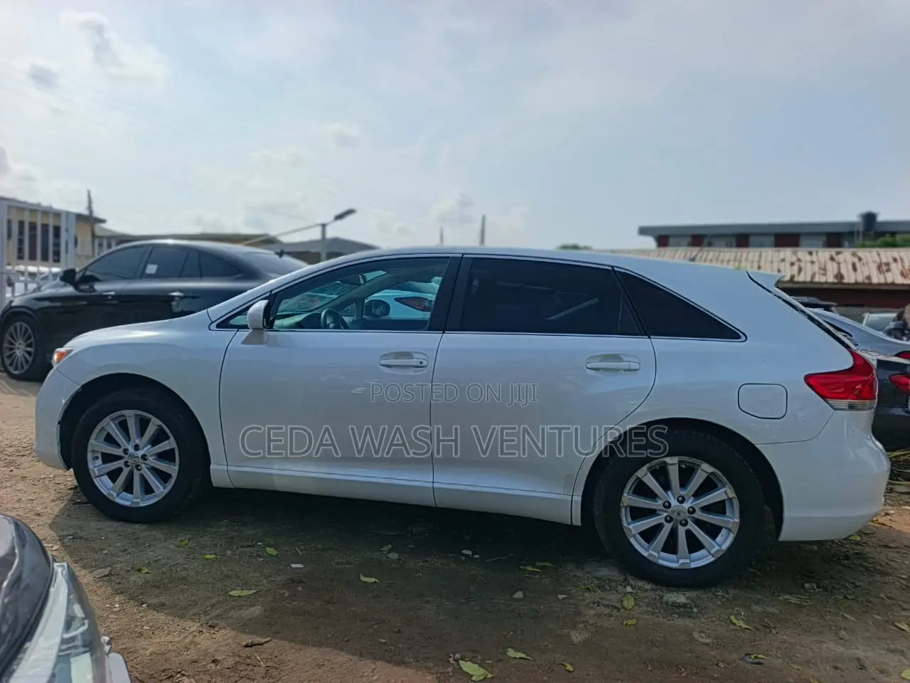 Toyota Venza LE 2010 White