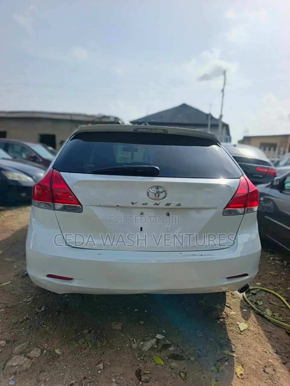 Toyota Venza LE 2010 White