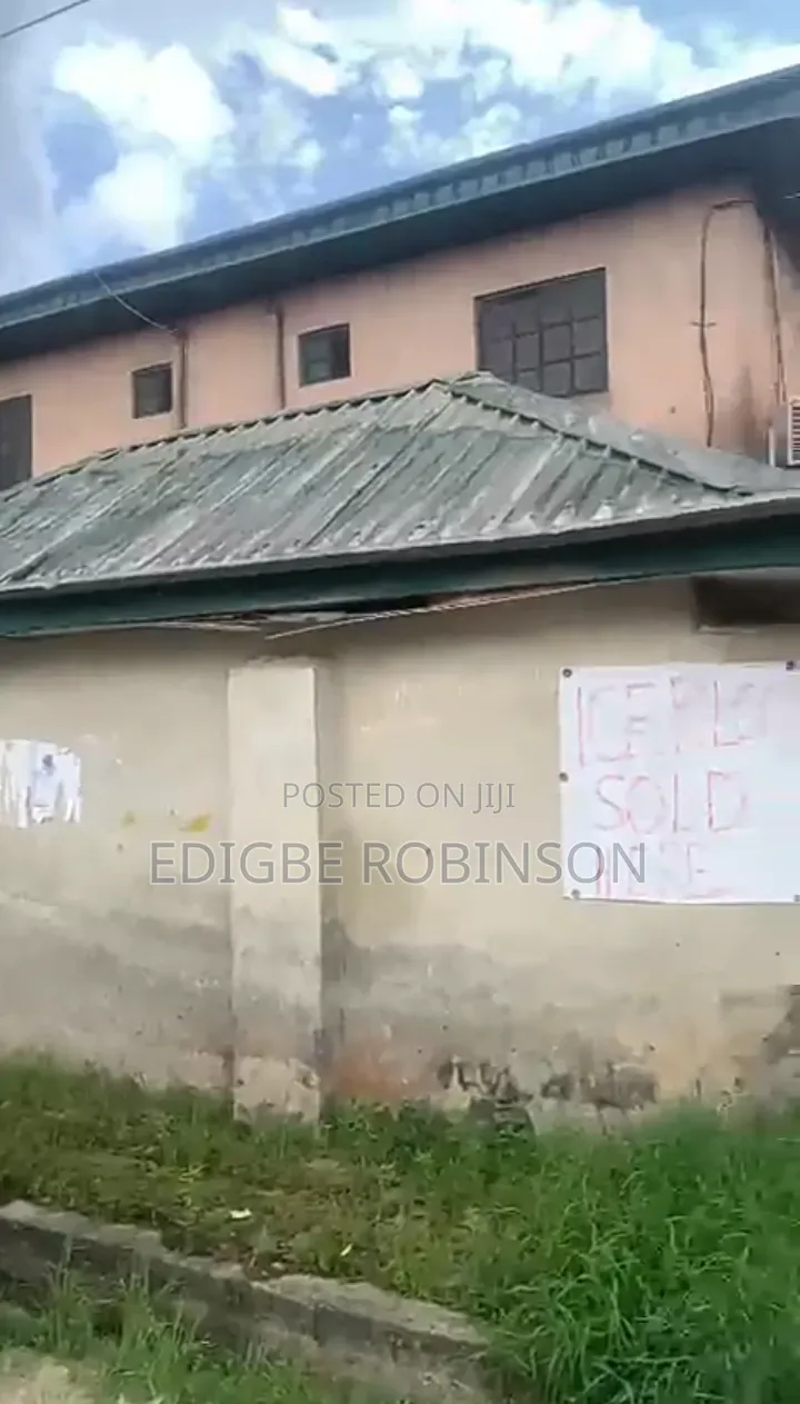 19bdrm Duplex in Bendel Estate, Warri for sale