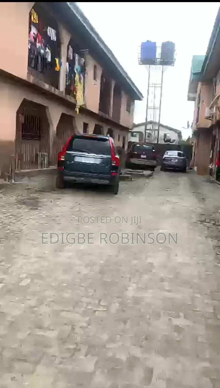 19bdrm Duplex in Bendel Estate, Warri for sale