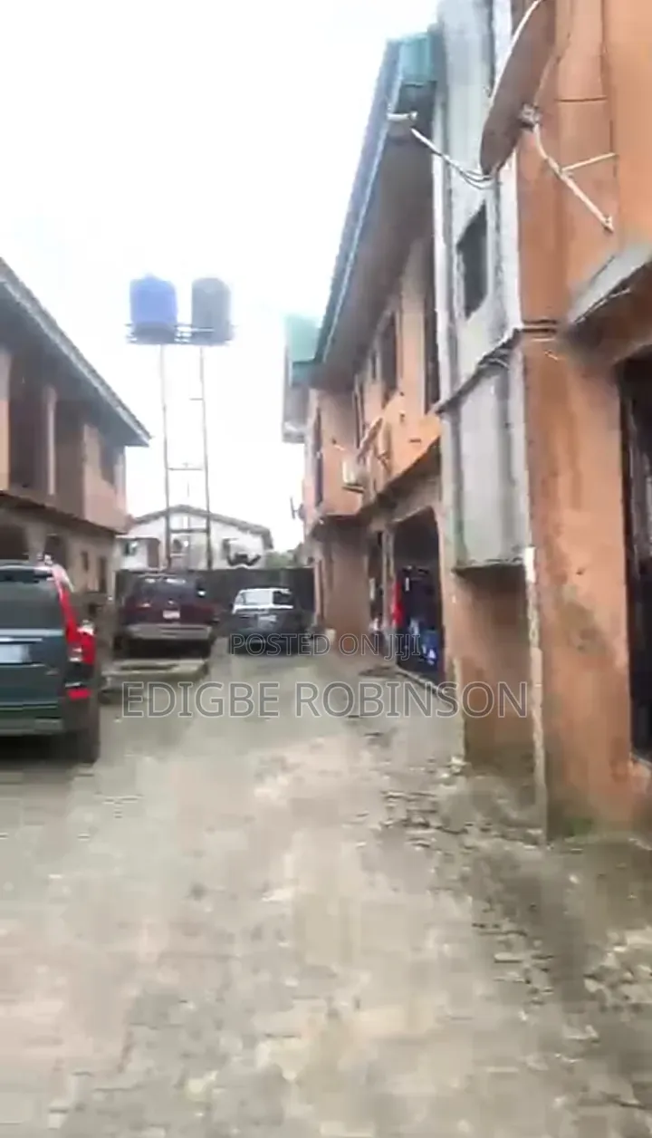 19bdrm Duplex in Bendel Estate, Warri for sale