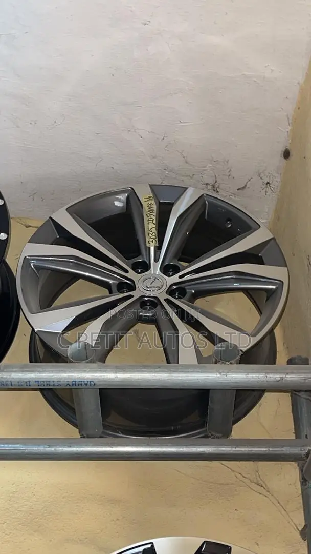Size 20 Rim for Lexus 350 (Another Design)