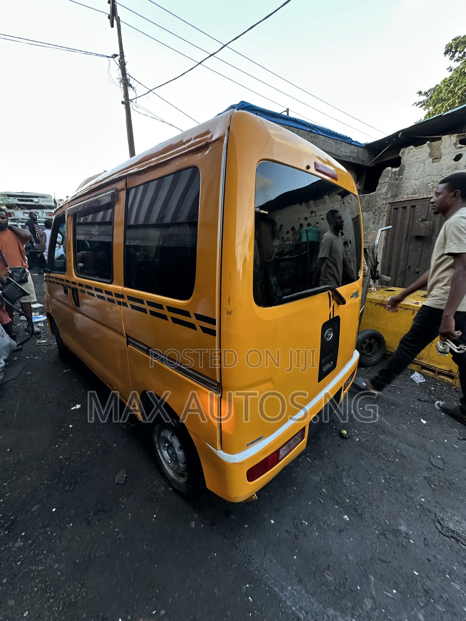 Daihatsu Hijet 2010 Yellow