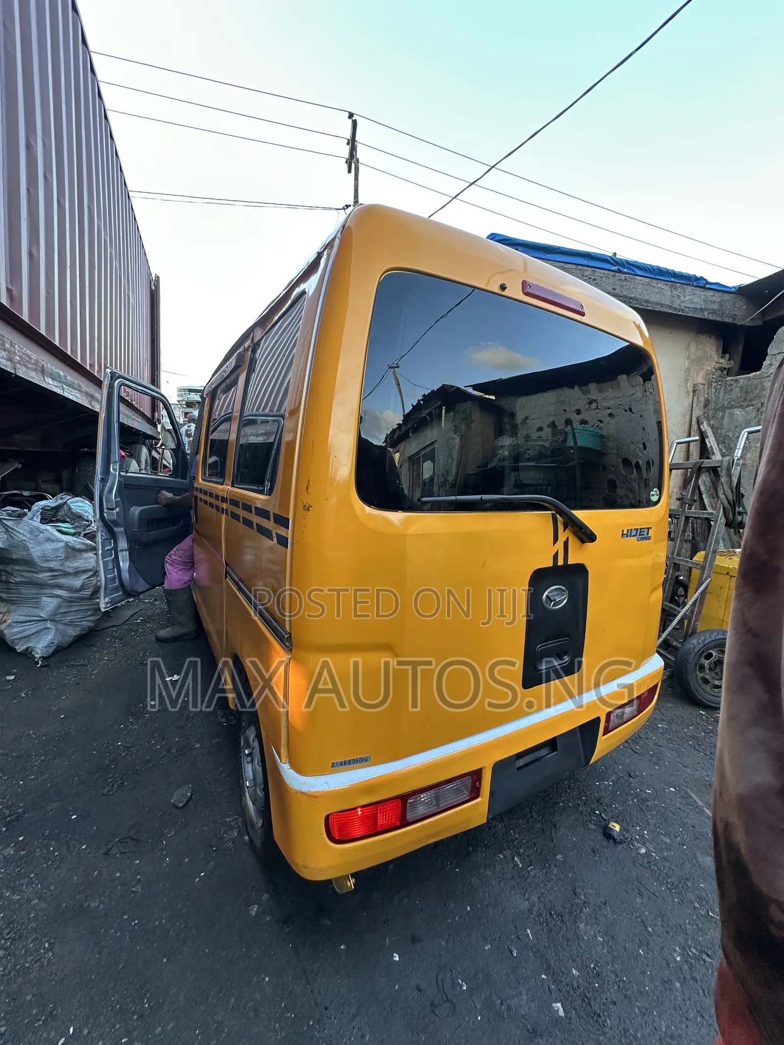 Daihatsu Hijet 2010 Yellow