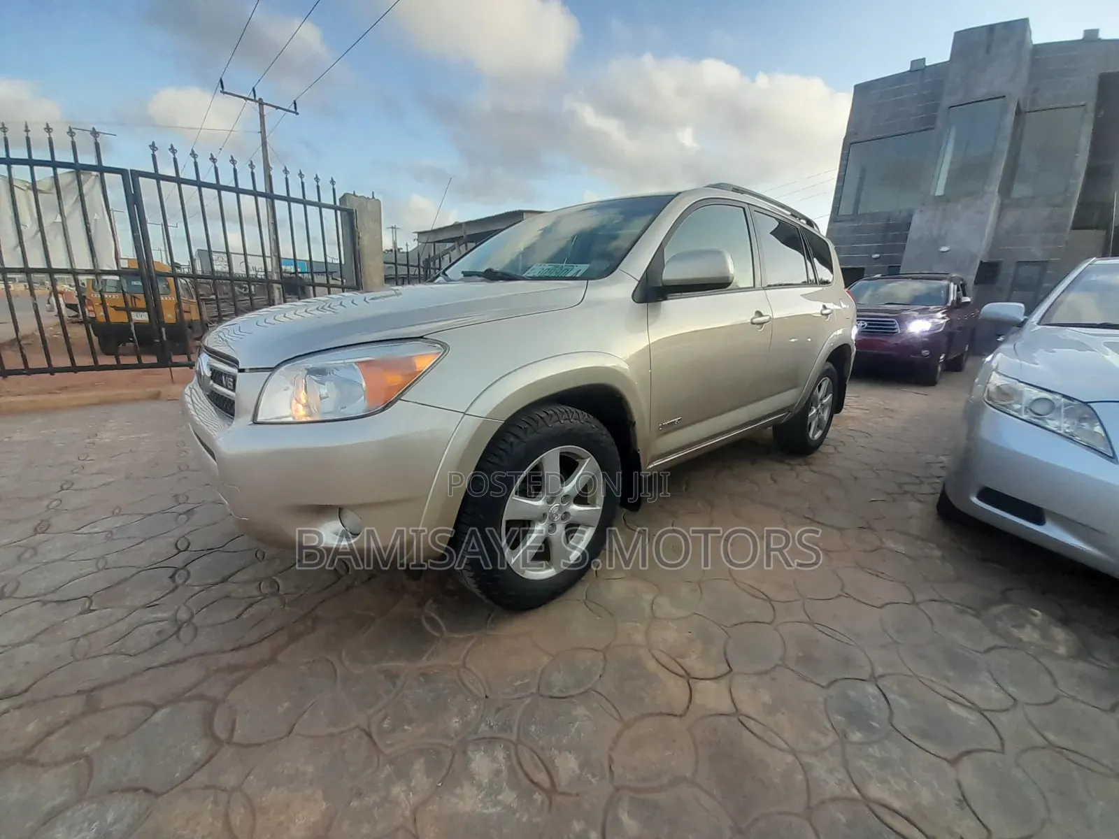 Toyota RAV4 Limited V6 4x4 2008 Gold