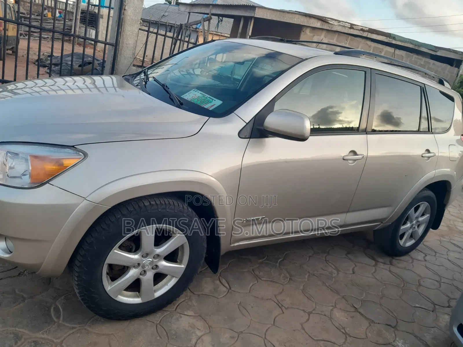 Toyota RAV4 Limited V6 4x4 2008 Gold