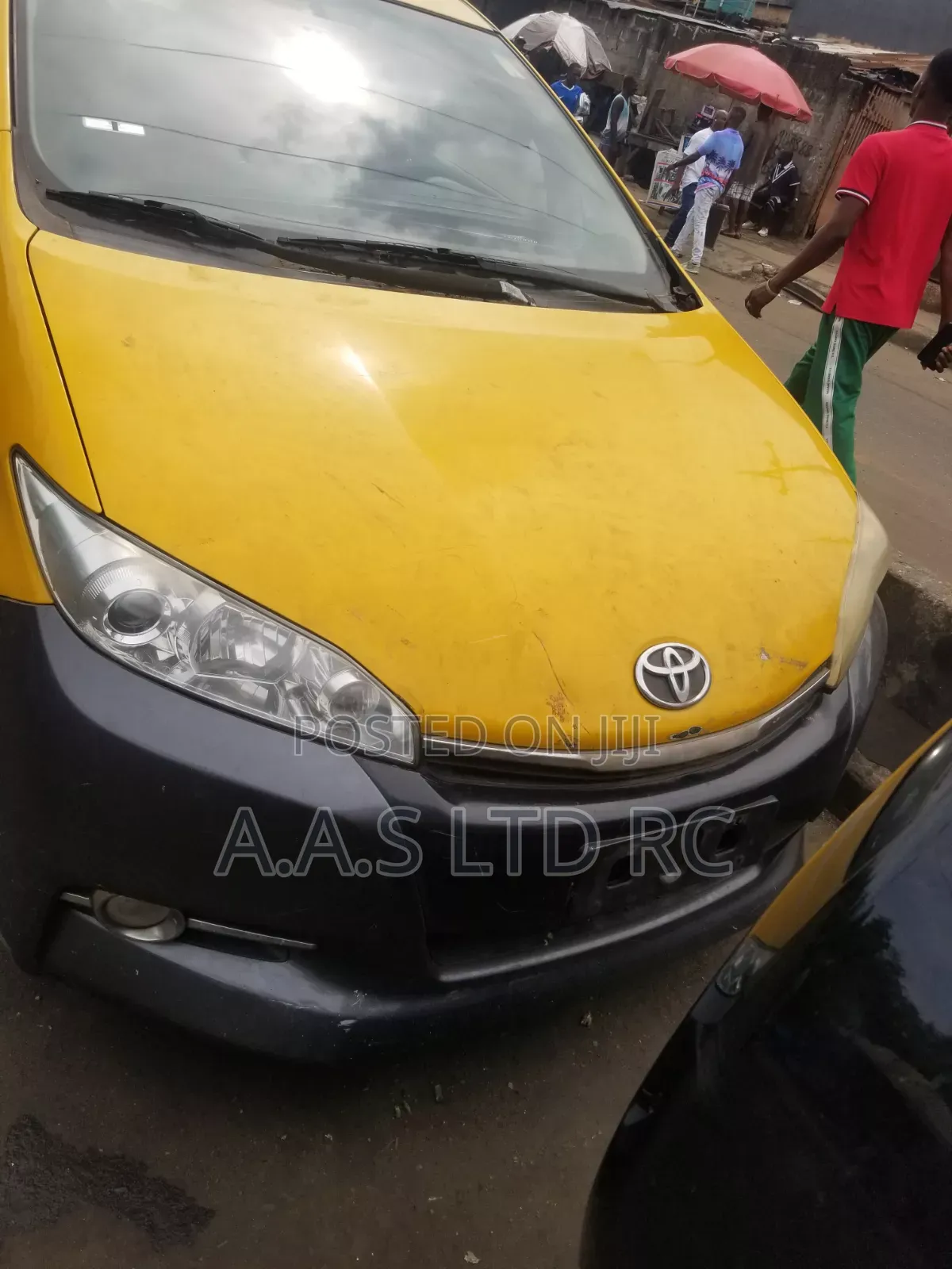 Toyota Wish 2012 Yellow