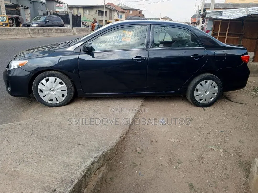 Toyota Corolla 2013 Black