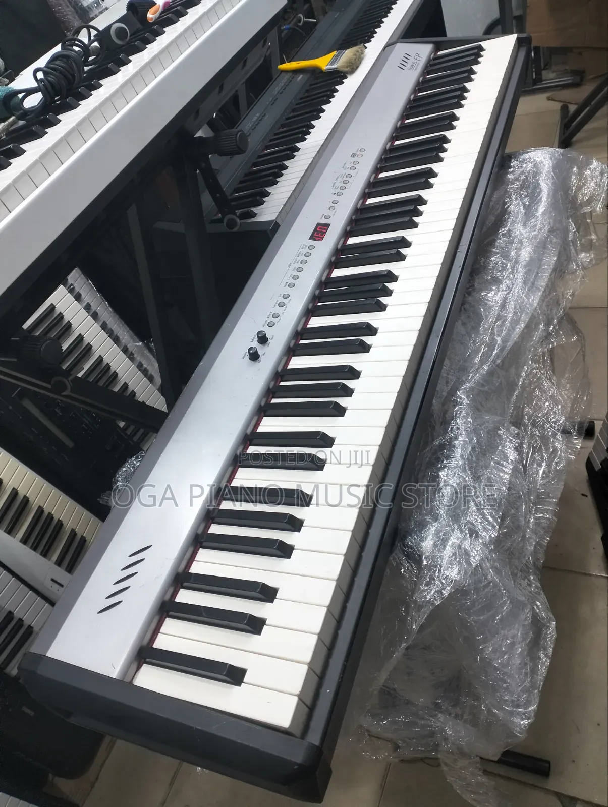 Roland Fp-2 Professional Digital Stage Concert Contemporary Piano