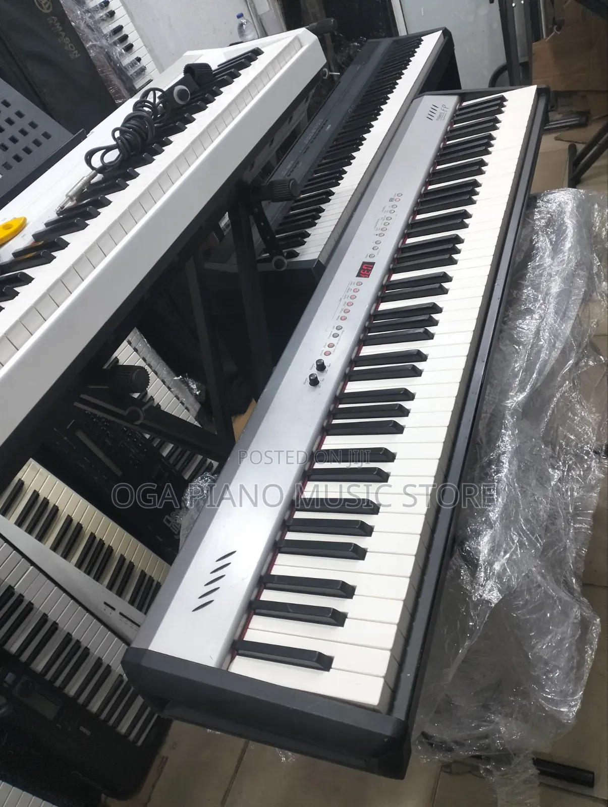 Roland Fp-2 Professional Digital Stage Concert Contemporary Piano