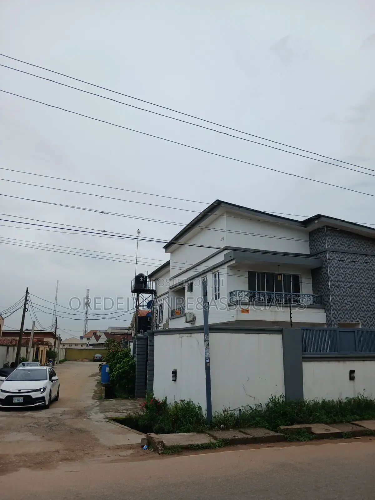 8bdrm Duplex in Jibowu Estate, Abule Egba for sale