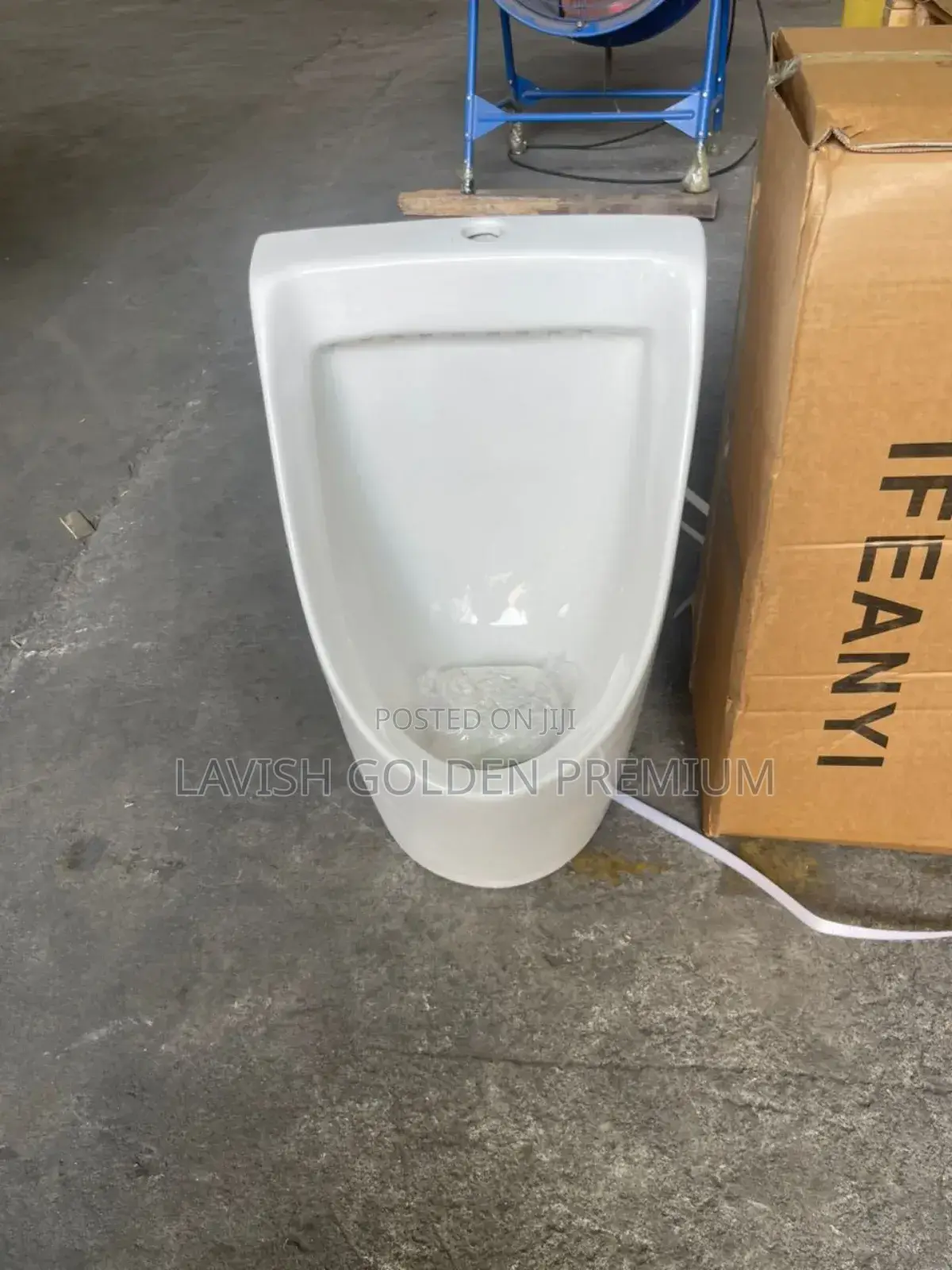 Manual Wall-Hung Urinal Bowl.