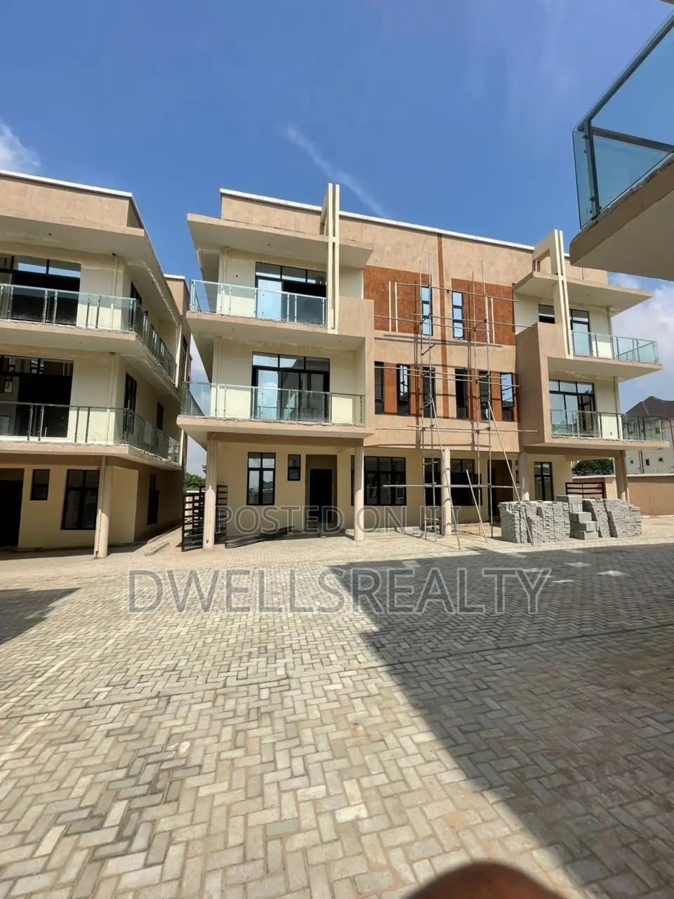 5bdrm Duplex in Ajwa, Kaura for sale