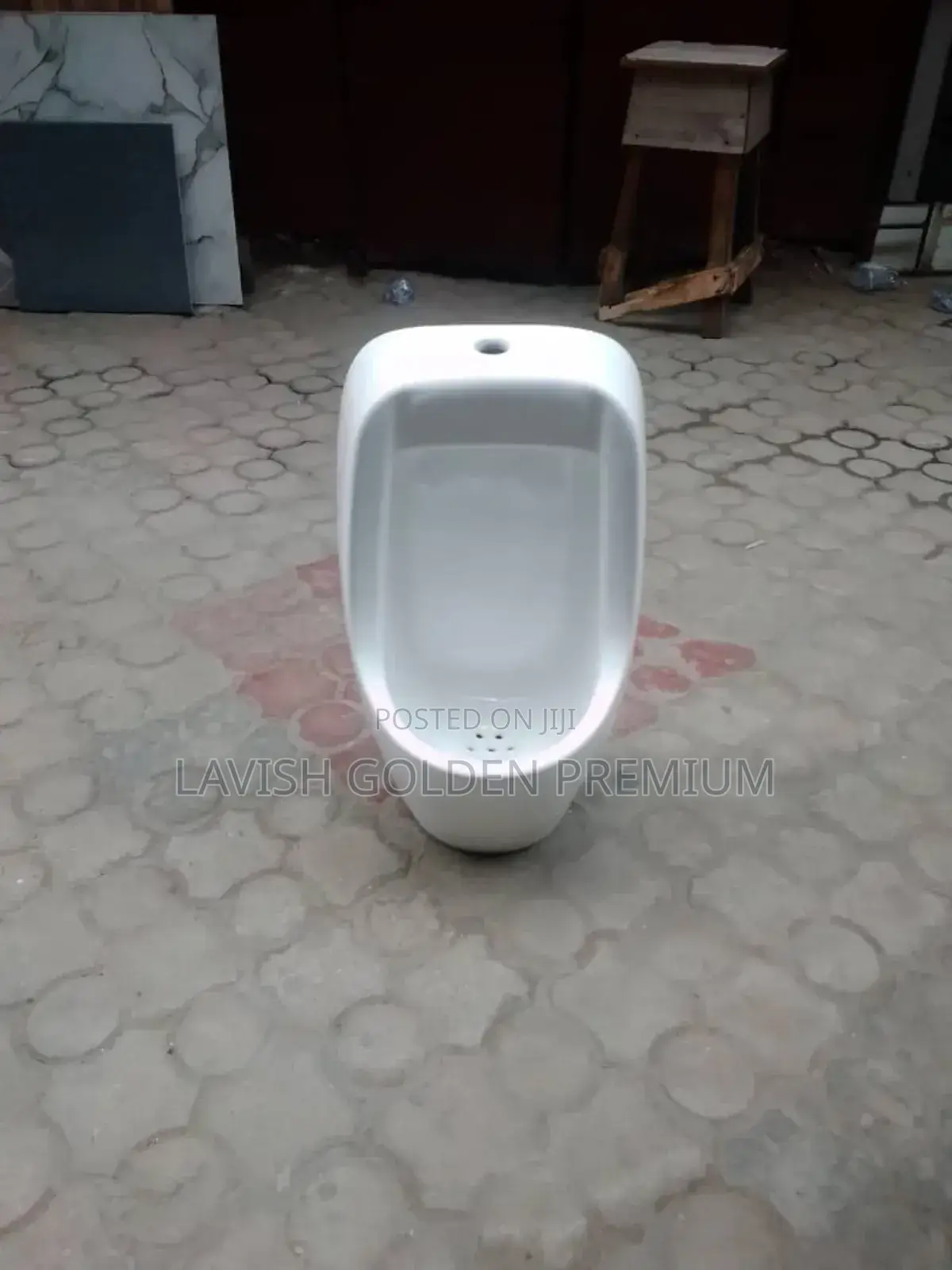 White Hanging Manual Urinal Bowl.