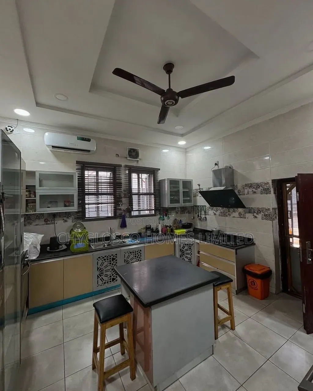 Furnished 6bdrm Duplex in Uzoba for sale