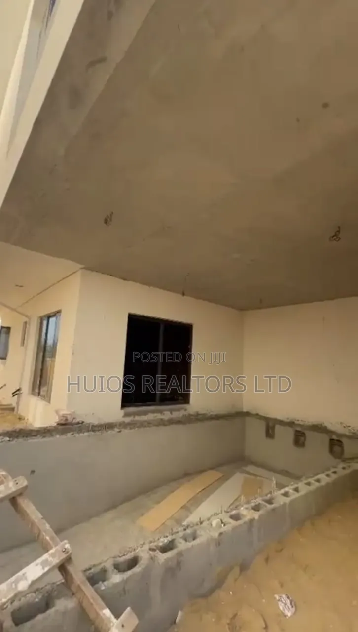 5bdrm Duplex in Lekki Phase 1 for sale