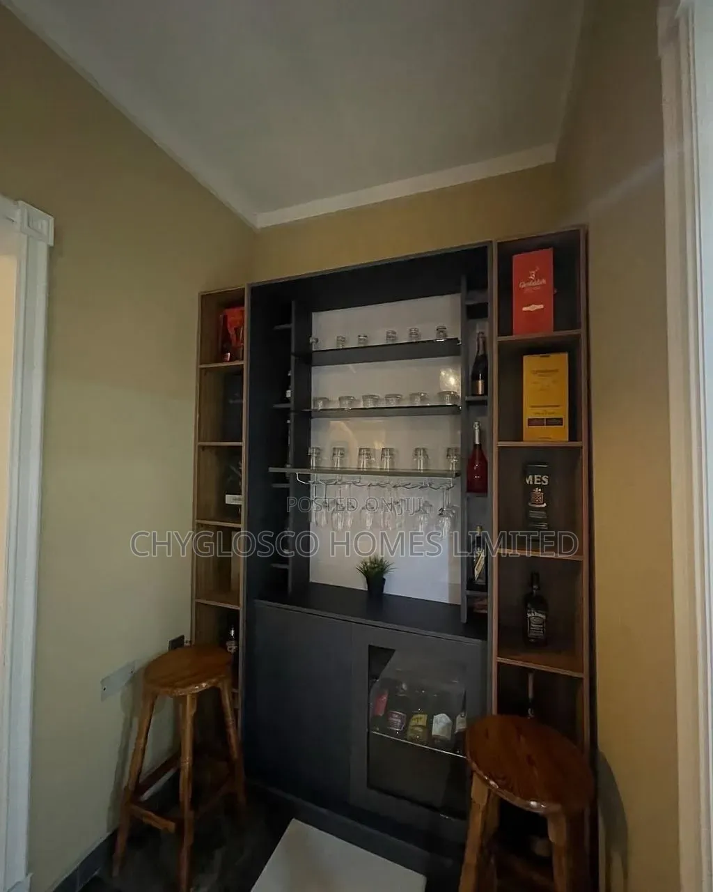 Furnished 6bdrm Duplex in Uzoba for sale
