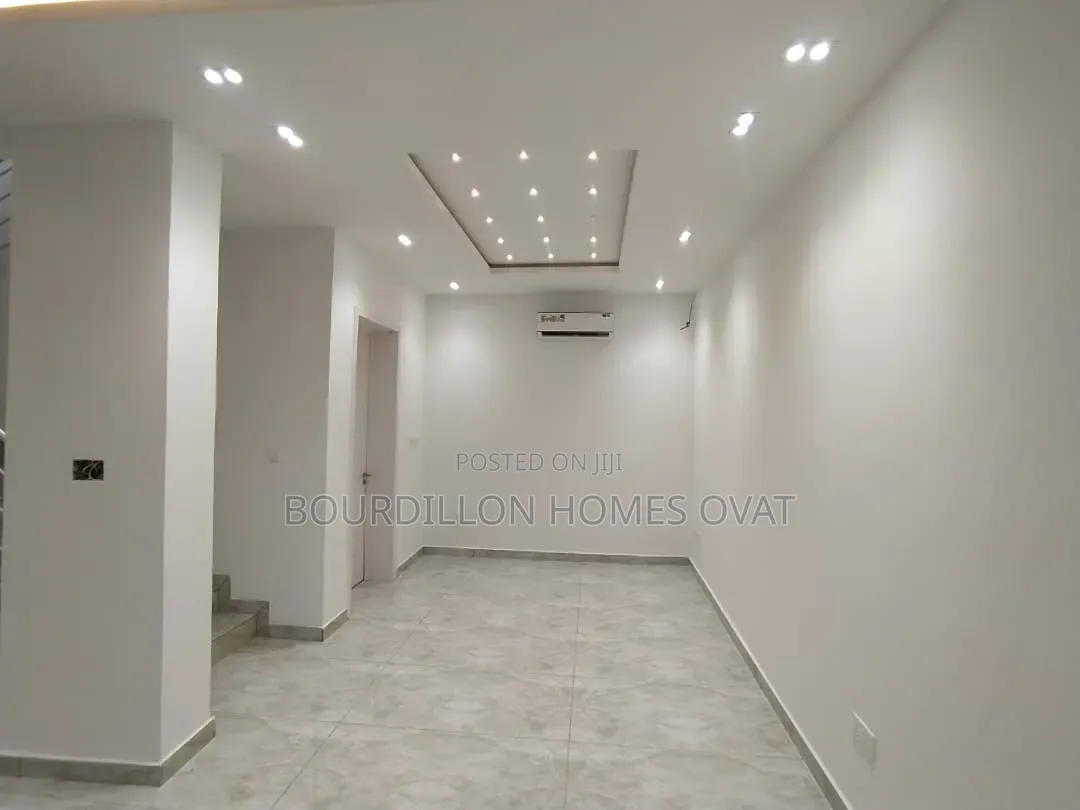 4bdrm Duplex in Victoria Island for sale