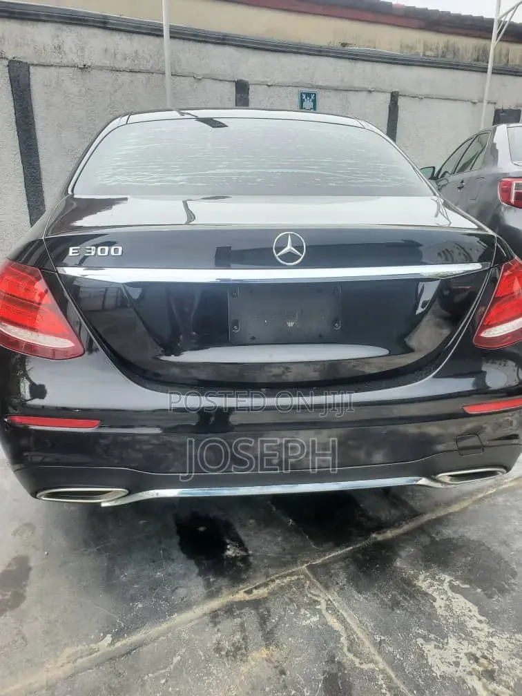 Mercedes-Benz E300 2018 Black