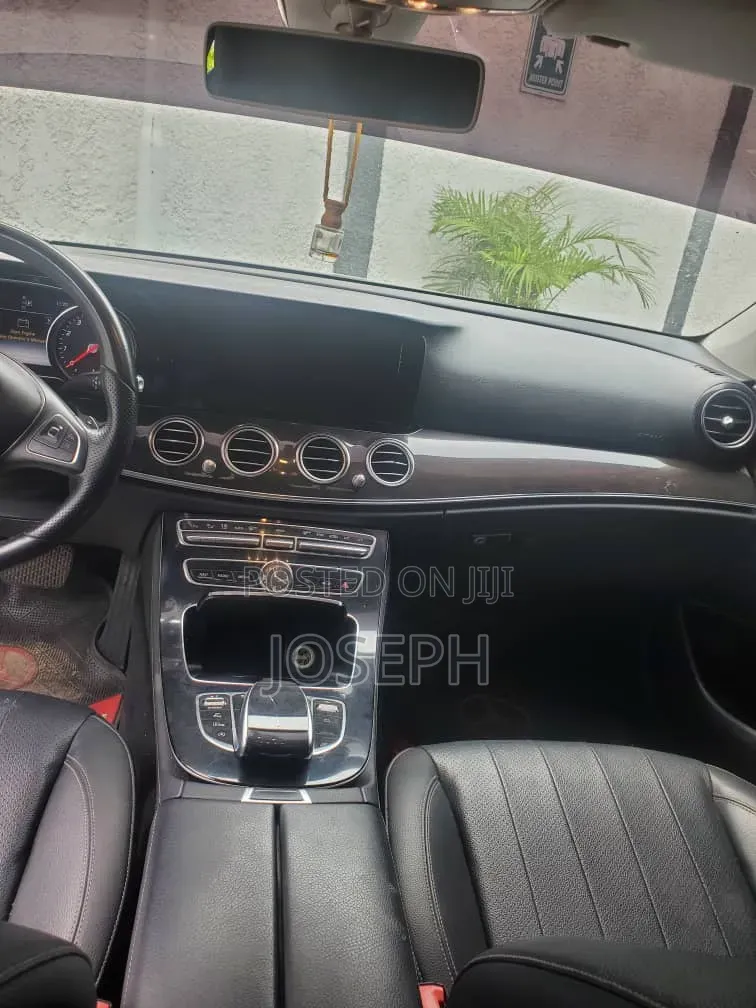 Mercedes-Benz E300 2018 Black