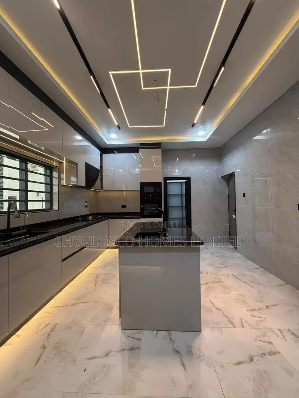 4bdrm Duplex in Rukpokwu for sale