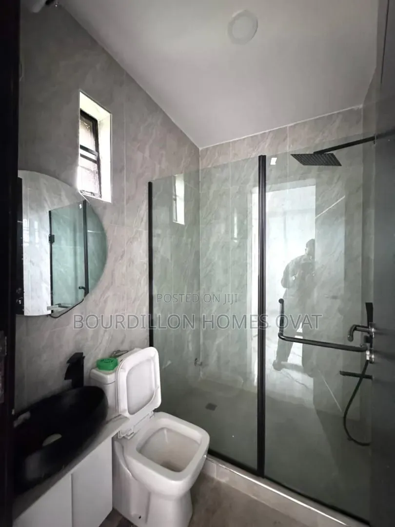 2bdrm Apartment in Ikate Lekki Lagos for rent