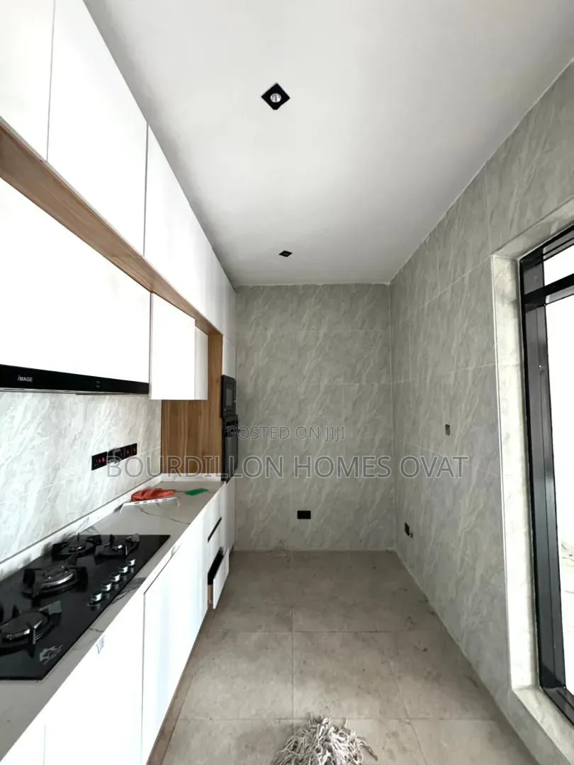 2bdrm Apartment in Ikate Lekki Lagos for rent