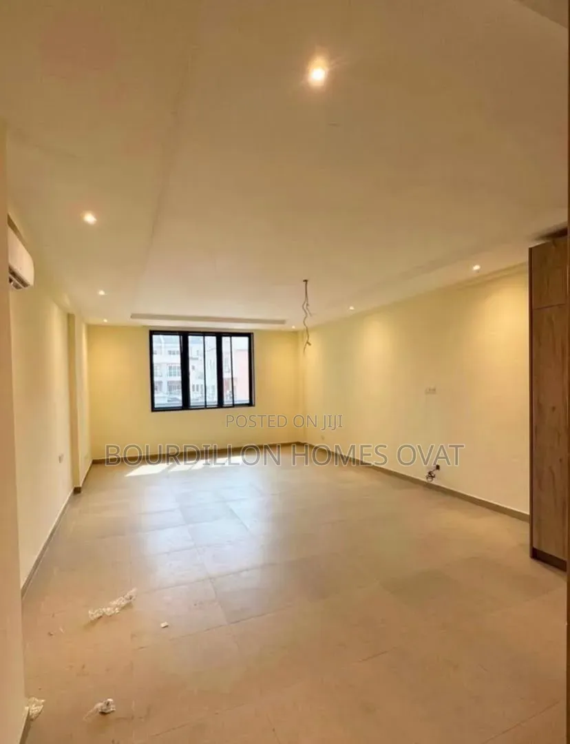 3bdrm Apartment in Lekki Phase 1 Lagos for rent