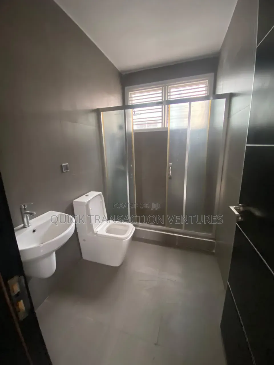 5bdrm Duplex in Address Homes, Osapa london for rent