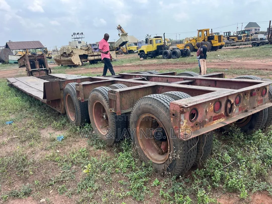 90 Tons Discouple (Front Loader) Lowbed - Triple Axle - Company Use