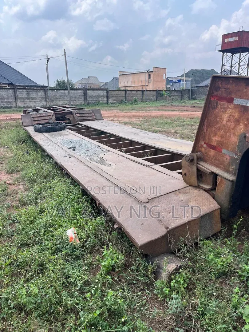 90 Tons Discouple (Front Loader) Lowbed - Triple Axle - Company Use