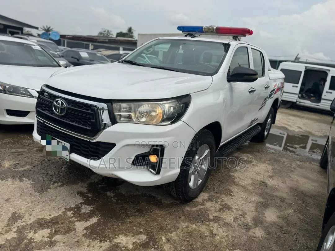 Toyota Hilux 2020 White