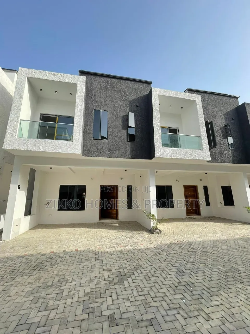 4bdrm Townhouse/Terrace in Harris Drive, VGC / Ajah for sale