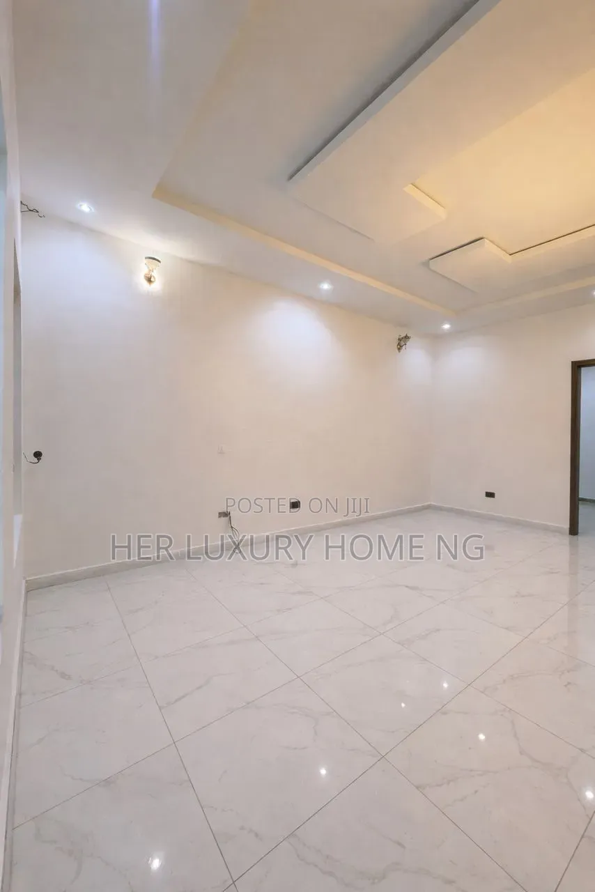 1bdrm Apartment in Royal Pine Estate, Lekki for rent