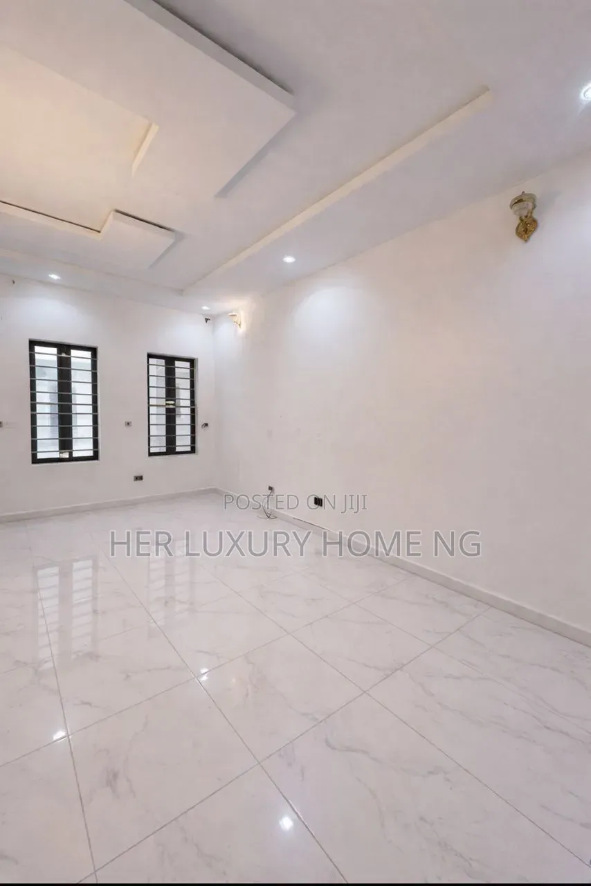 1bdrm Apartment in Royal Pine Estate, Lekki for rent