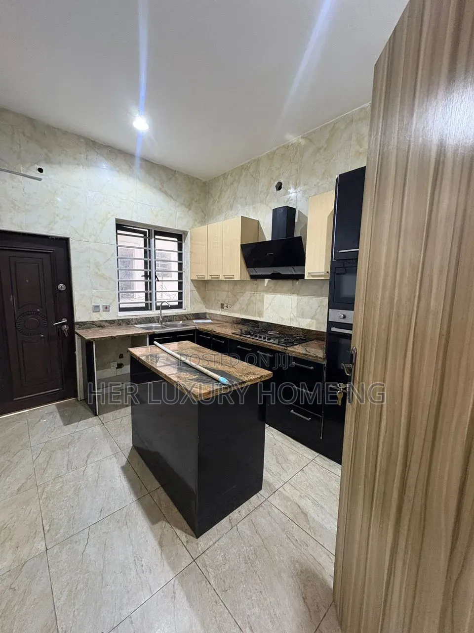 1bdrm Apartment in Royal Pine Estate, Lekki for rent