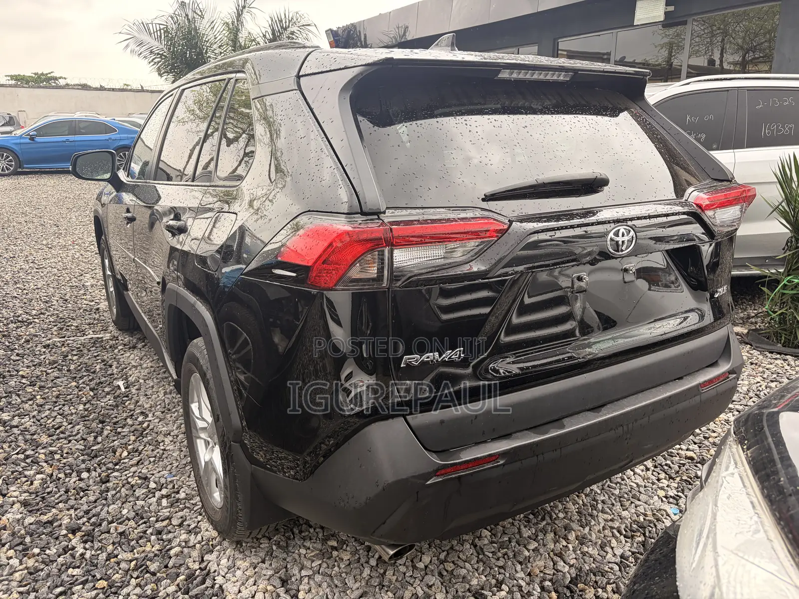 Toyota RAV4 XLE AWD 2020 Black