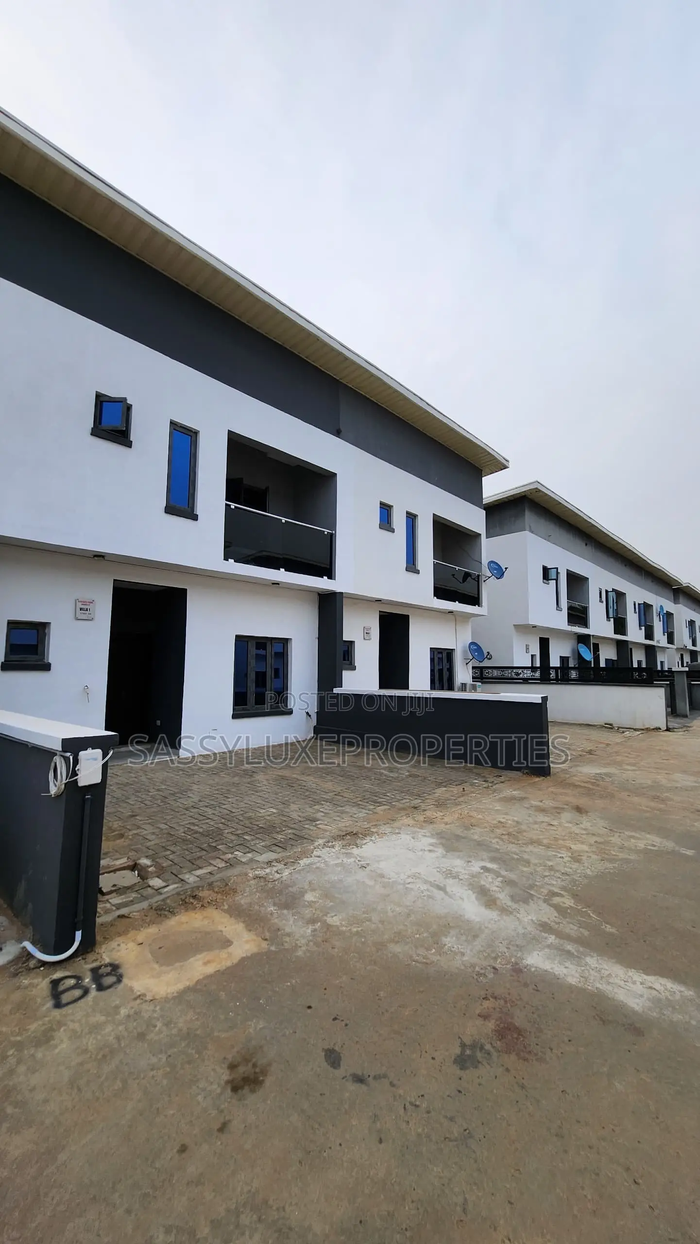 Furnished 3bdrm Townhouse/Terrace in Queens Garden, Isheri North