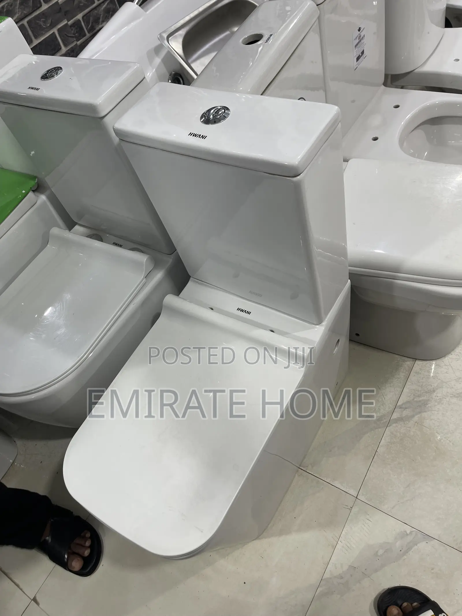 Executive Square Toilet Seat With Basin