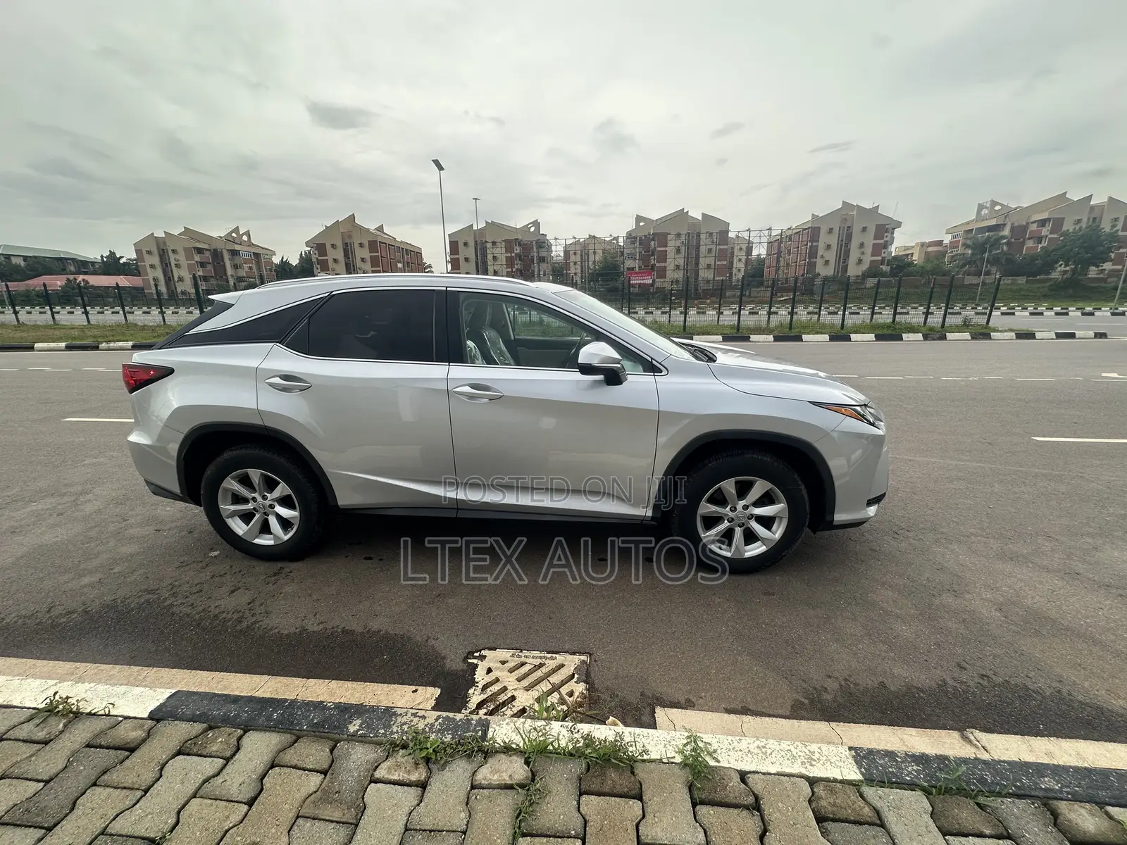 Lexus RX 350 FWD 2017 Silver