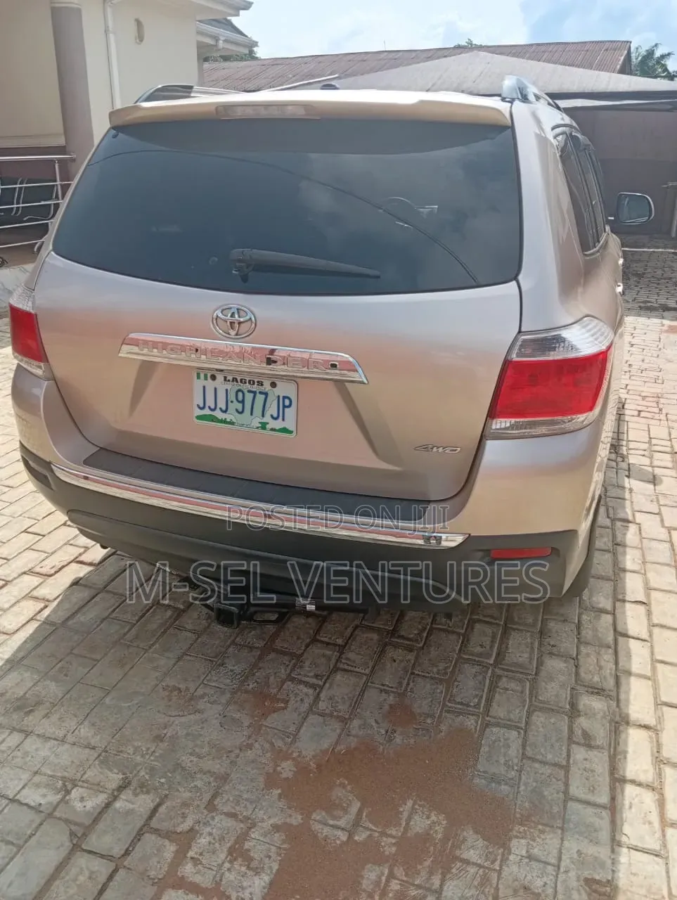Toyota Highlander 2011 Gold