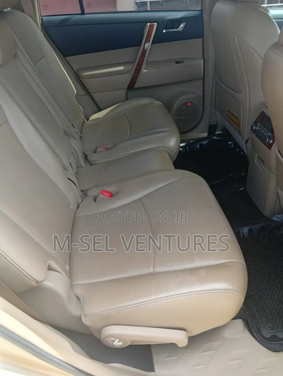 Toyota Highlander 2011 Gold