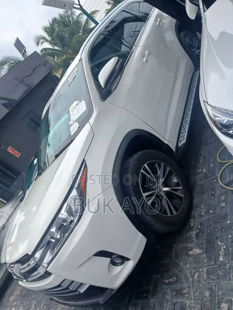 Toyota Highlander XLE V6 4x4 (3.5L 6cyl 6A) 2016 White
