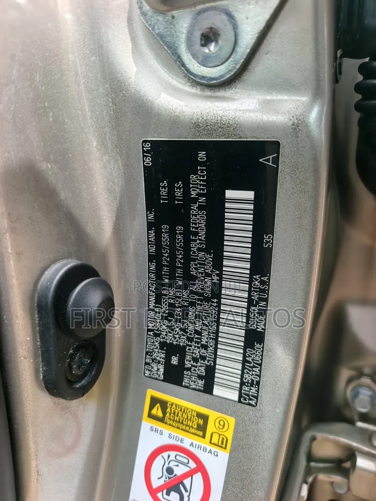 Toyota Highlander Limited V6 4x2 (3.5L 6cyl 6A) 2016 Gold